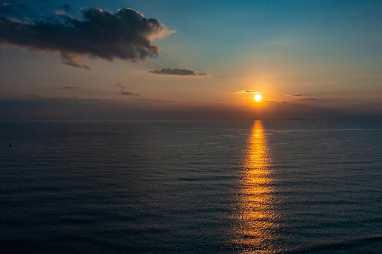 The Empyrean Cam Ranh Beach Resort 外观 照片