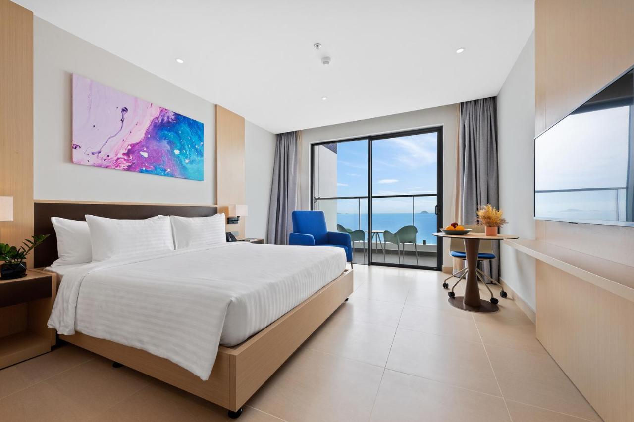 The Empyrean Cam Ranh Beach Resort 外观 照片